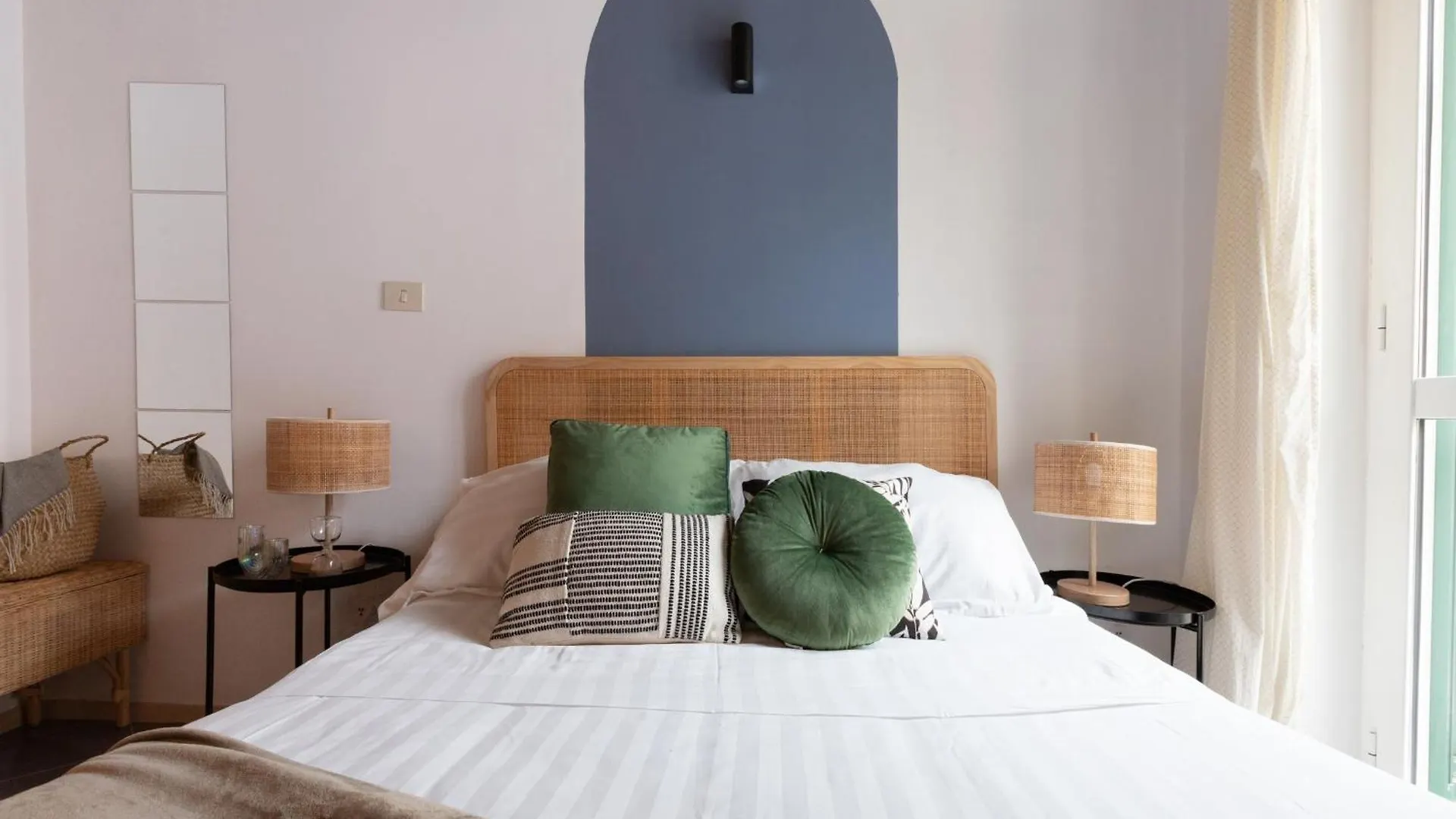The Best Rent - Two-Bedroom Apartment With Terrace Near Trevi Fountain Rzym