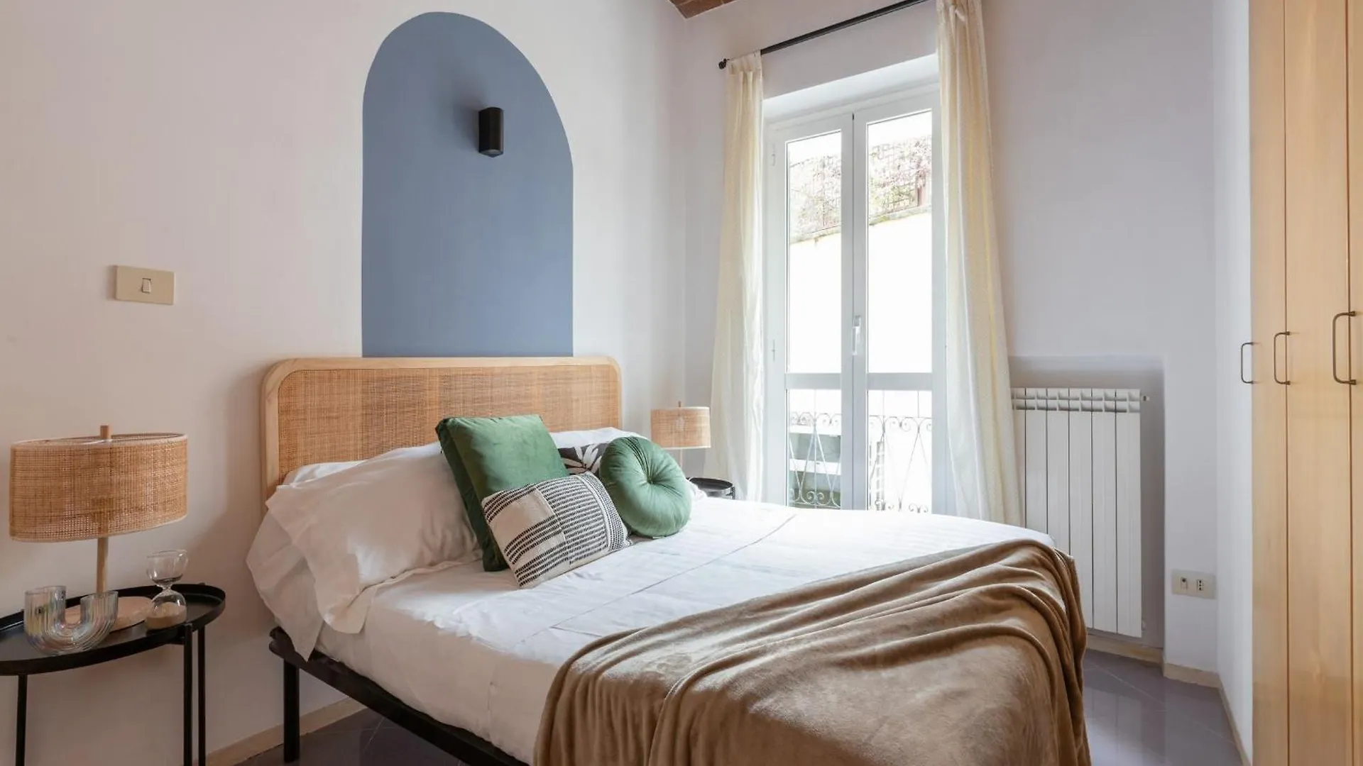 The Best Rent - Two-Bedroom Apartment With Terrace Near Trevi Fountain Rzym