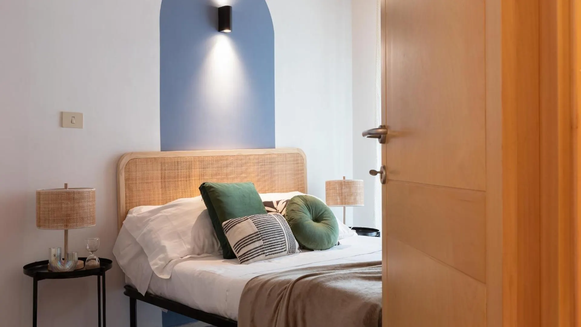 The Best Rent - Two-Bedroom Apartment With Terrace Near Trevi Fountain Rom